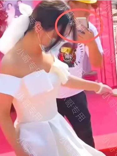 Wanita viral di media sosial.