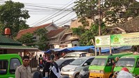 Suasana Parkiran di sekitar area Masjid