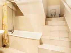 10 Potret Dekorasi Rumah Nyeleneh, Bikin Geleng Kepala