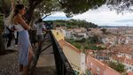 Lansekap Perkotaan Lisbon Terlihat Jelas dari Tempat Ini