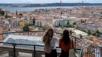 Sekali lagi, tempat ini menawarkan lansekap hingga sudut jalan ke pusat kota Lisbon.