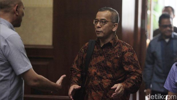 Tersangka baru kasus Garuda Indonesia sudah diumumkan. Mereka adalah Emirsyah Satar dan Soetikno Soedardjo. Simak info lengkapnya di sini.