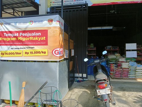 Kios milik Wayan Ardita (42) pedagang grosir dan juga agen minyak goreng curah di Dalung, Kuta Utara