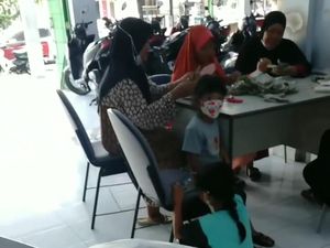 Butuh 2 Tahun Gadis Yatim Magetan Kumpulkan Uang Receh Belikan Motor Ibunya