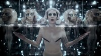 Born This Way dari Lady Gaga. Terinspirasi oleh musik era 90-an, Gaga mengatakan kepada Billboard bahwa dia ingin membuat rekaman kebebasan yang tidak berbelit-belit. Foto: dok ist