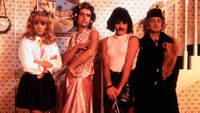 I Want to Break Free dari Queen. Lagu paling gay dari band Queen secara mengejutkan ternyata tidak ditulis oleh Freddie Mercury, melainkan bassis John Deacon. Di video musiknya saja, para personel Queen bergaya layaknya di opera sabun memakai pakaian perempuan. Foto: dok ist