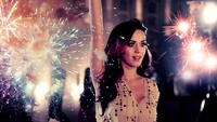 Firework dari Katy Perry. Katy Perry mendedikasikan video Firework untuk kampanye LGBT. Syuting di Budapest, video itu menunjukkan Katy Perry di tengah pesta dansa besar di alun-alun kota. Lagu itu merupakan single ketiga dalam album Teenage Dream. Foto: dok ist