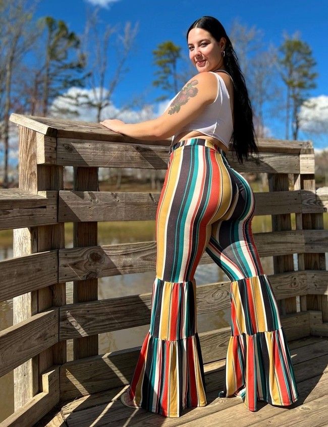 Cinthya LaRose mengaku bahwa penghasilan utamanya kini dari menjual konten seksi. Dia bahkan telah berhenti kuliah dari studi jurusan psikologi. Foto: Dok. Instagram/@cinthya_larose