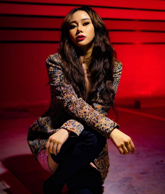 Denise juga mengungkapkan jika Denise menjadi selingkuhan ketiga dari suami artis itu. Sebelum dirinya, suami artis itu juga sudah pernah berselingkuh dengan 2 orang wanita lainnya. Tak hanya itu saja, Denise juga menyebut jika suami artis itu sering melakukan pijat plus-plus. Foto: dok. Denise Chariesta