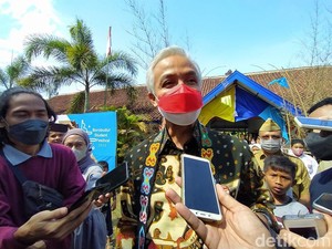 Dengar Tjahjo Kumolo Wafat, Ganjar Batalkan Agenda dan Terbang ke Jakarta