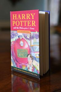 Happy Birthday! Buku Harry Potter Pertama Berusia 25 Tahun