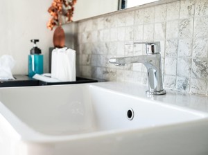 Hati-hati, Air di Hotel yang Lama Kosong Berpotensi Ada Bakteri Mematikan