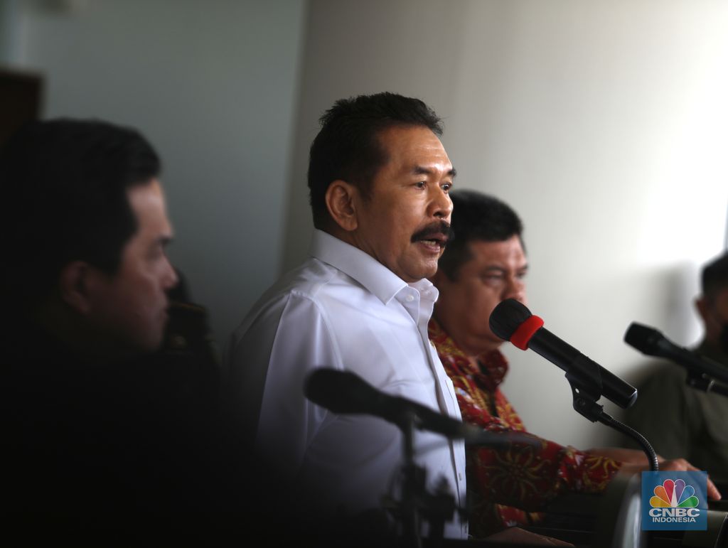 Jaksa Agung ST Burhanuddin dalam konferensi pers Jaksa Agung RI, 27 Juni 2022 (CNBC Indonesia/Muhammad Sabki)