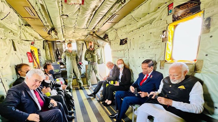 Jokowi Terbang ke Lokasi G7 di Jerman Jokowi Terbang ke Lokasi G7 di Jerman