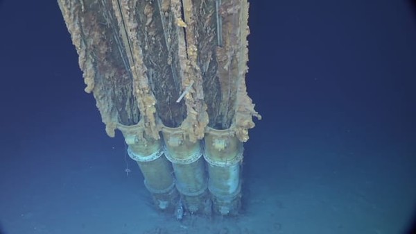 Awalnya penjelajah menemukan puing-puing dari Sammy B, yakni peluncur torpedo tiga tabung. Pada hari terakhir, mereka menemukan bangkai kapal itu.