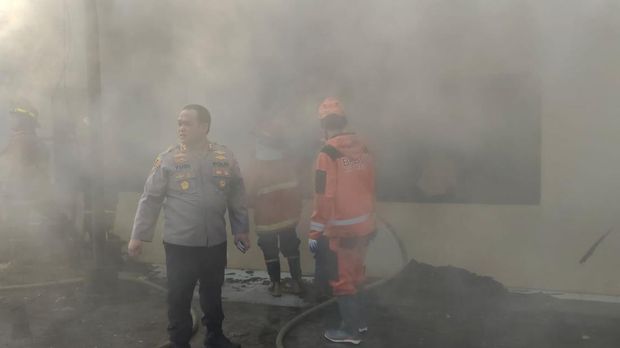 Kebakaran yang melanda markas Polres Kediri  Kota
