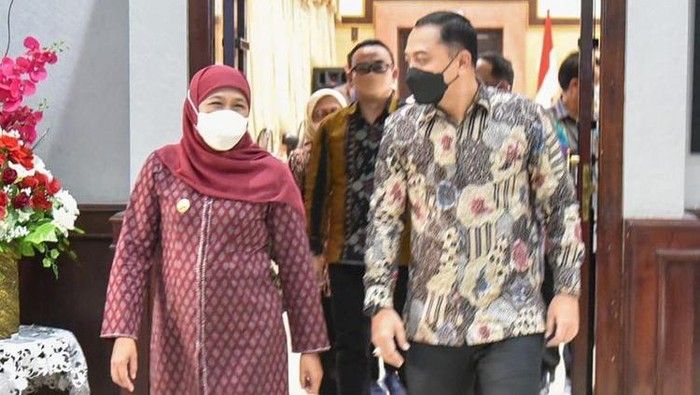 Kedekatan Khofifah dan Eri