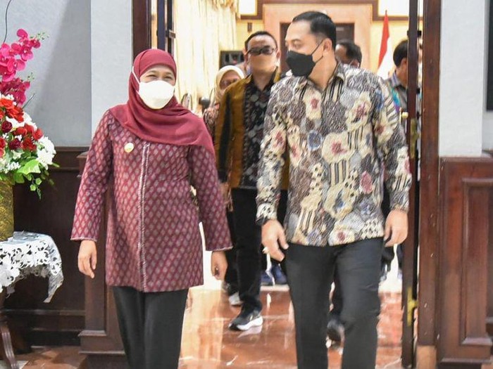Kedekatan Khofifah dan Eri