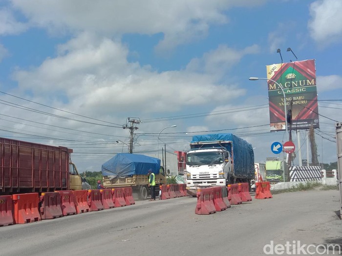Kemacetan terjadi di Pantura Pati tepatnya Kecamatan Juwana, Senin (27/6/2022).