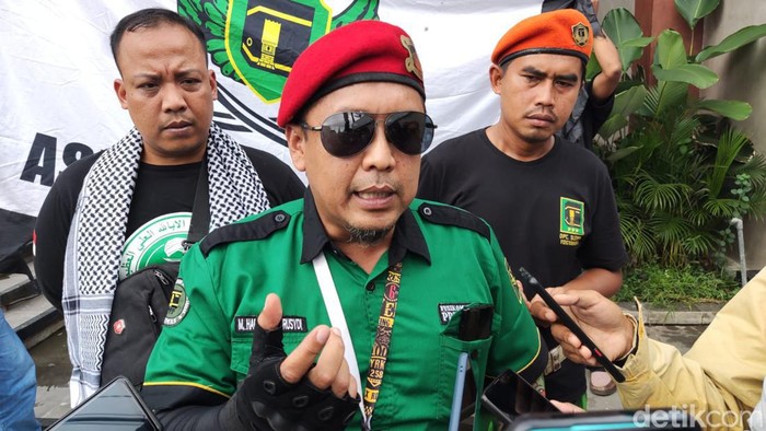 Massa geruduk Holywings di Sleman, Senin (27/6/2022) Massa geruduk Holywings di Sleman, Senin (27/6/2022).