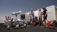 A remotely controlled robot is tested on Mount Etna for future space exploration by scientists from the European Space Agency (ESA) and the German Aerospace Center on Mount Etna, Italy June 23, 2022. Picture taken June 23, 2022. Giuseppe Di Stefano - Etna Walk/Handout via REUTERS  ATTENTION EDITORS - THIS IMAGE HAS BEEN SUPPLIED BY A THIRD PARTY.