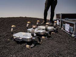Uji Coba Robot Penjelajah Planet di Gunung Teraktif Eropa