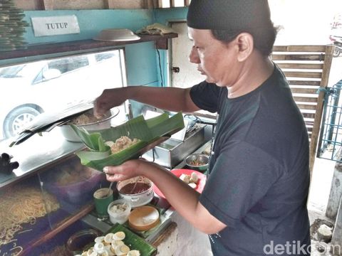 Mi Koclok Panjunan, kuliner khas Cirebon.