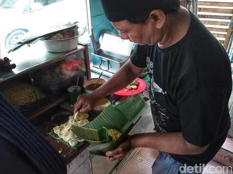 Mi Koclok Panjunan, kuliner khas Cirebon.