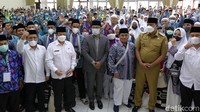Sebagai informasi, jumlah total calon jemaah haji asal Jawa Barat berjumlah 17.566 yang akan diberangkatkan pada tahun ini.