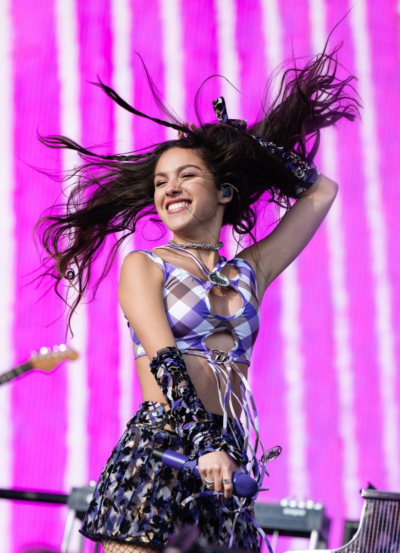 GLASTONBURY, ENGLAND - JUNE 25: Olivia Rodrigo performs on the Other Stage during day four of Glastonbury Festival at Worthy Farm, Pilton on June 25, 2022 in Glastonbury, England. (Photo by Samir Hussein/WireImage)
