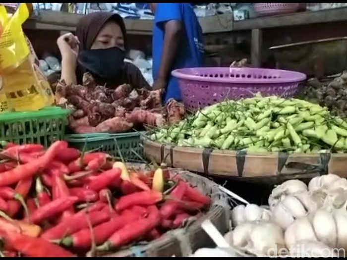 Pedagang cabai di pasar Pasuruan