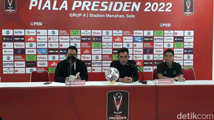 Pelatih PSS Sleman Seto Nurdiantoro di Stadion Manahan, Solo, Senin (27/6/2022).