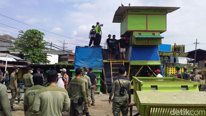 pembongkaran pagupon di Tambaksari