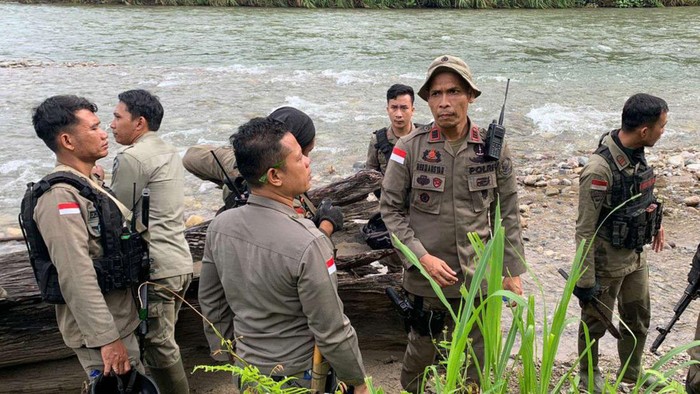 Pencarian Bripka Anumerta Janwar yang hanyut di sungai Sulteng