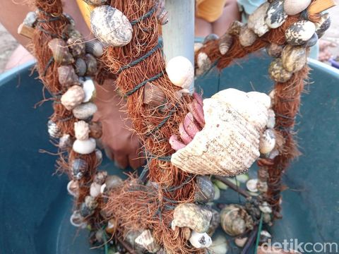 Penjual umang di Pantai Pangandaran