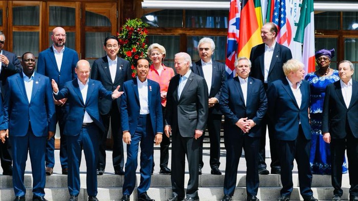 Presiden Jokowi menghadiri KTT G7 di Schloss Elmau, Jerman. Berikut momen akrab Jokowi bersama pemimpin negara lain di sela KTT G7 (Laily Rachev - Biro Pers Setpres) Presiden Jokowi menghadiri KTT G7 di Schloss Elmau, Jerman. Berikut momen akrab Jokowi bersama pemimpin negara lain di sela KTT G7 (Laily Rachev - Biro Pers Setpres)