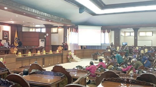 Rapat paripurna DPRD Bali, Senin (27/6/2022)