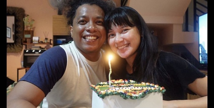 Romantisnya Arie Kriting Saat Jualan Pisang Goreng dengan Indah Permatasari Romantisnya Arie Kriting Saat Jualan Pisang Goreng dengan Indah Permatasari