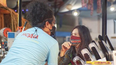 Romantisnya Arie Kriting Saat Jualan Pisang Goreng dengan Indah Permatasari