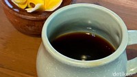 Salah satu rekomendasinya Bali Ulian (Rp 25 ribu) yang diseduh dengan metode V60. Hasilnya aroma dan rasa kopi tercecap maksimal.
