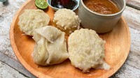 Menu baru di Rumah Tjempaka layak dicoba. Siomay (Rp 30 ribu) terdiri dari 4 buah, termasuk siomay kentang, telur, dan tahu.