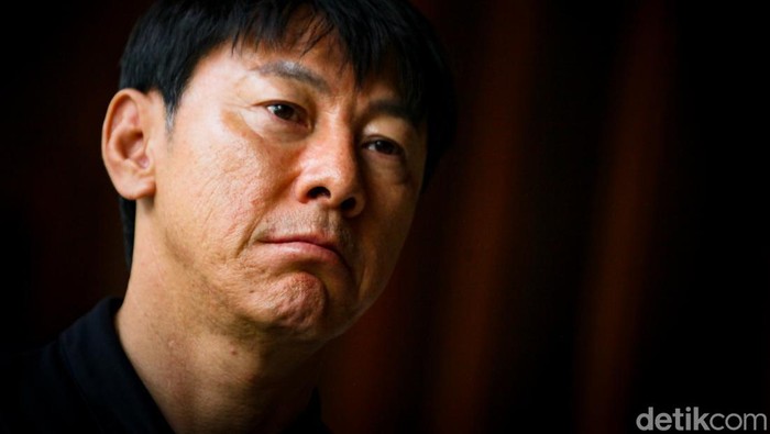 Pelatih timnas Indonesia Shin Tae-yong menjawab pertanyaan detikSport dalam wawancara eksklusif.