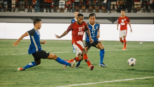 Suasana pertandingan Bali United Vs Visakha FC