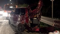 Setidaknya, ruas jalan Tol Cipularang kilometer 90-an hingga 100, menjadi lokasi yang cukup rawan kecelakaan karena medan jalannya yang menurun dan cukup curam.