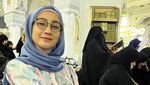 10 Potret Awet Muda Desy Ratnasari Saat Cicip Awug dan Seafood