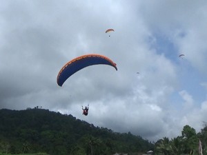 Melihat Puluhan Atlet Lomba Paralayang di Porprov Jawa Timur