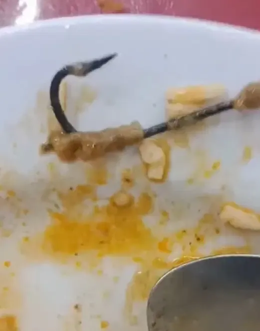 Ada Kail Pancing di Kari Ikan, Pelanggan Ini Hanya Dapat Ganti Rugi Rp 2.000