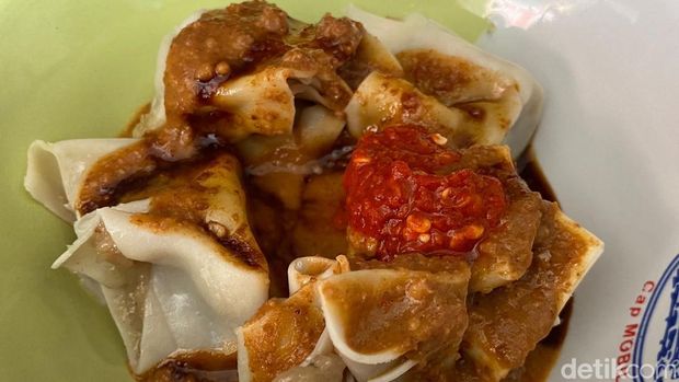 Bakso Jabrig, lezatnya bakso berbentuk unik dari tekstur urat daging sapi.