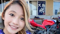 Bikers cantik asal Jepang dengan nama Soya no Aoi isudah terbongkar identitas aslinya. Di baliknya ada sosok pria berumur setengah abad bernama Zonggu. Foto: Twitter @azusagakuyuki