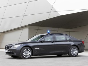 Intip Kecanggihan Mobil BMW Tunggangan Jokowi di KTT G7 Jerman